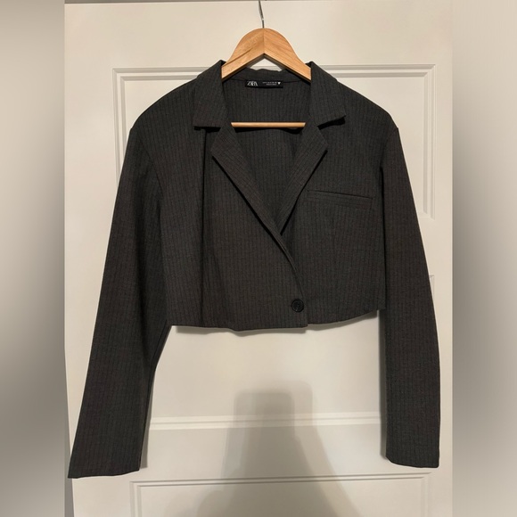 ZARA Cropped Pinstripe Shirt Blazer - Picture 4 of 8